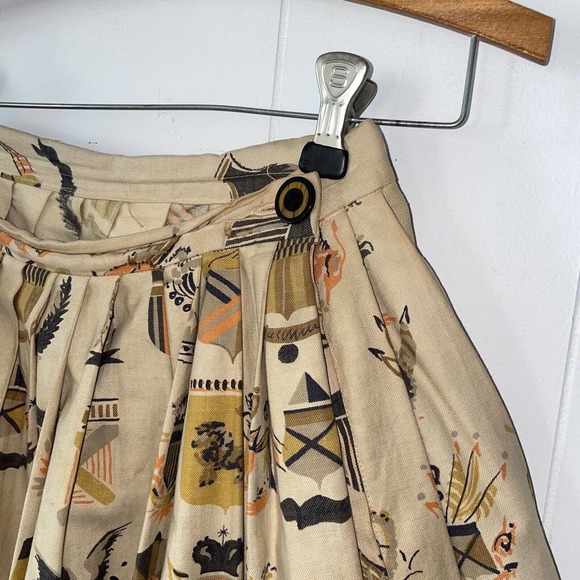 Vintage 1950s Cotton Novelty Print Circle Skirt Coat of Arms Crests Lions Arrows - Picture 3 of 15
